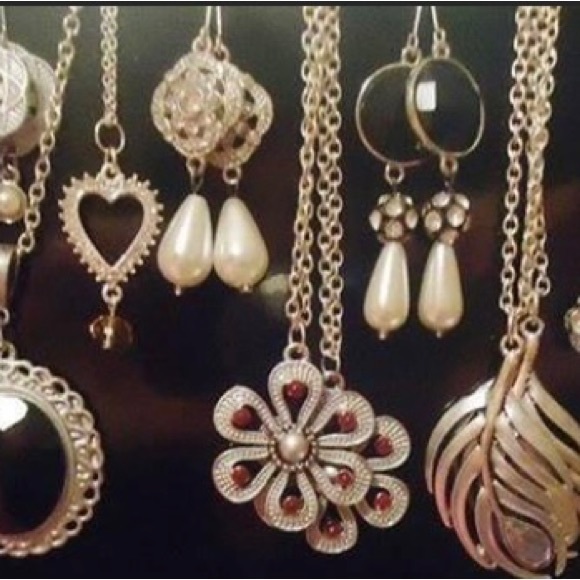 Meet your Posher, Sandy - Picture 1 of 1